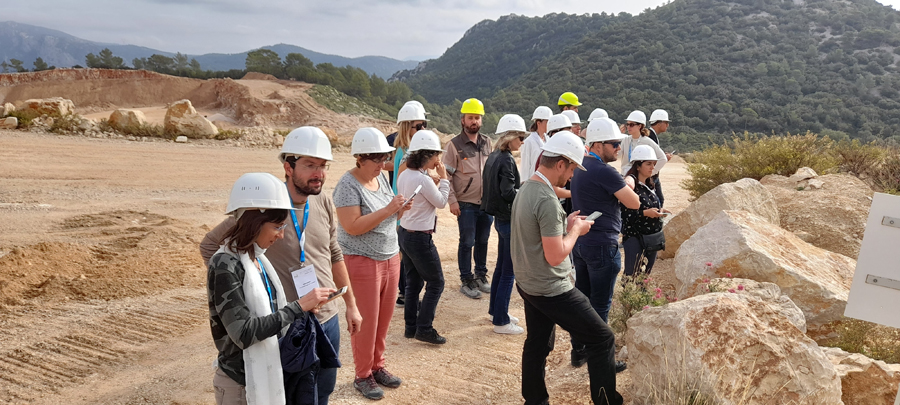 Groupe d’enseignants du PAF sur la carrière Bronzo Perasso à Aubagne